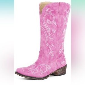 Pink cowgirl boots